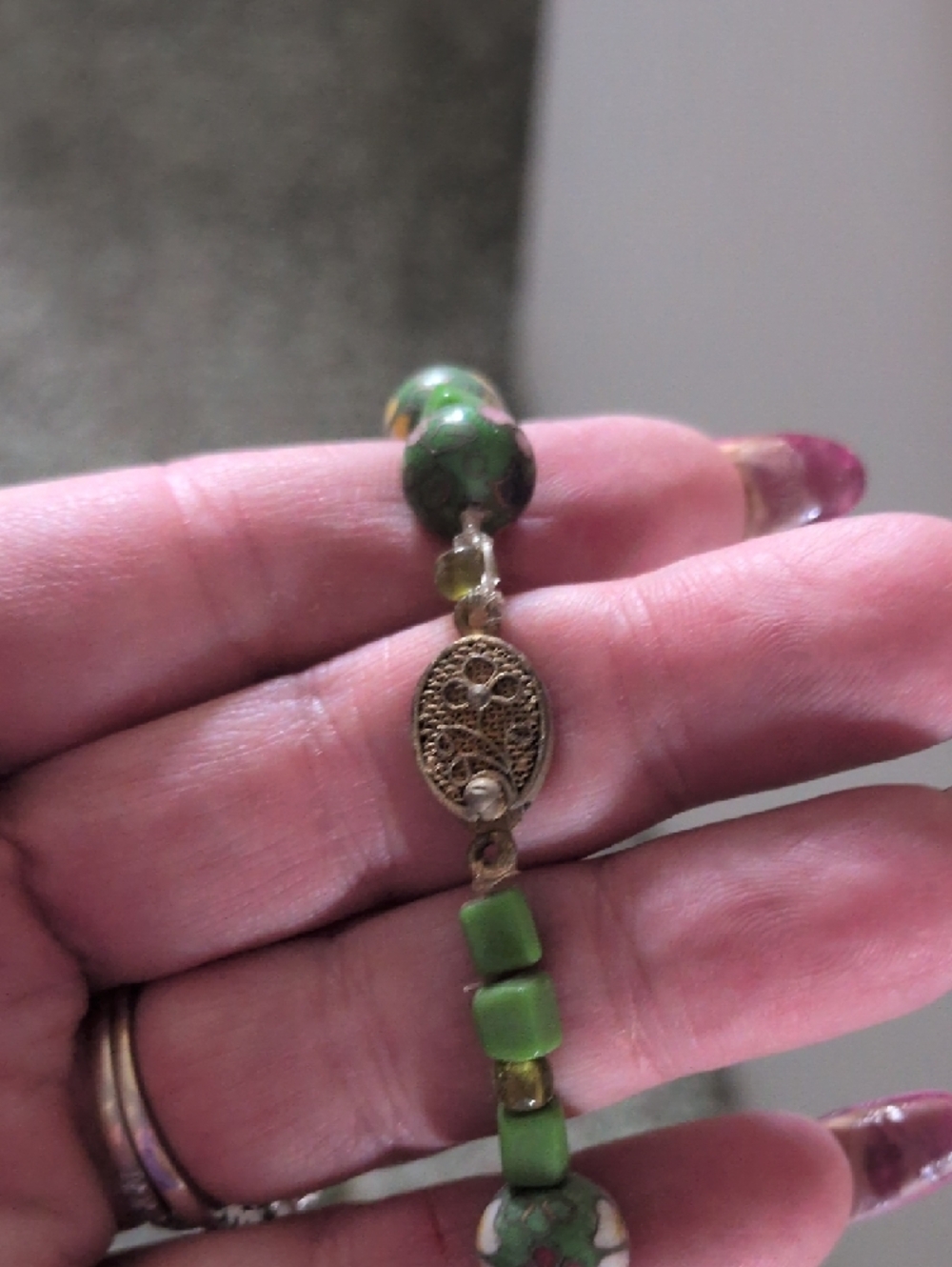 Green Beaded Floral Necklace - Women Jewelry - Picture 3 of 4